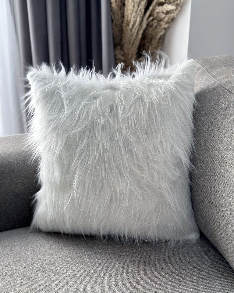 Decorative Faux Fur Cushion (white) 45x45 cm