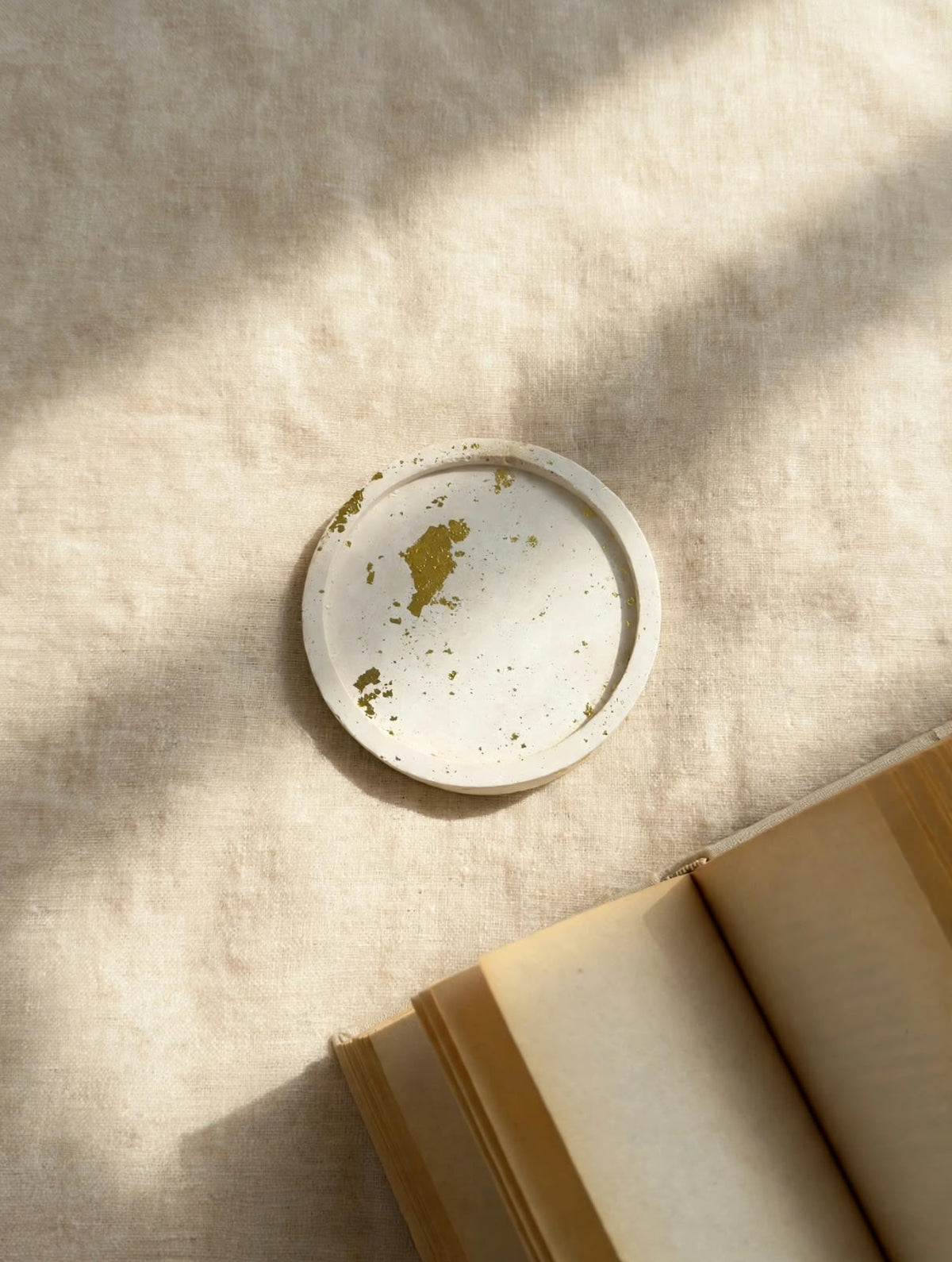 Round Gold Leaf coaster 8cm